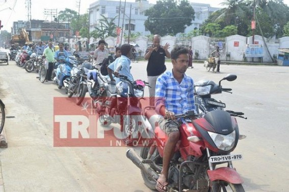 Fuel Crisis, Cash Crisis : Dry Petrol pumps, ATMs haunting public across Tripura since 3 days
